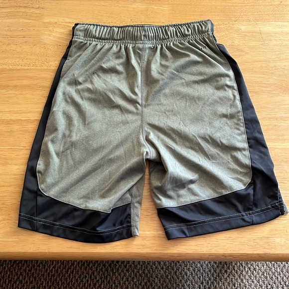 shorts - Picture 2 of 4